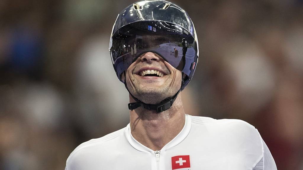 Marcel Hug gewinnt zum dritten Mal in Folge paralympisches Gold im Marathon