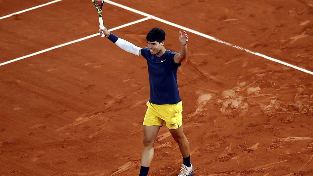 Ein grosser Sieg gegen einen grossen Gegner: Carlos Alcaraz setzte sich gegen Jannik Sinner in fünf Sätzen durch und steht erstmals im Final des French Open