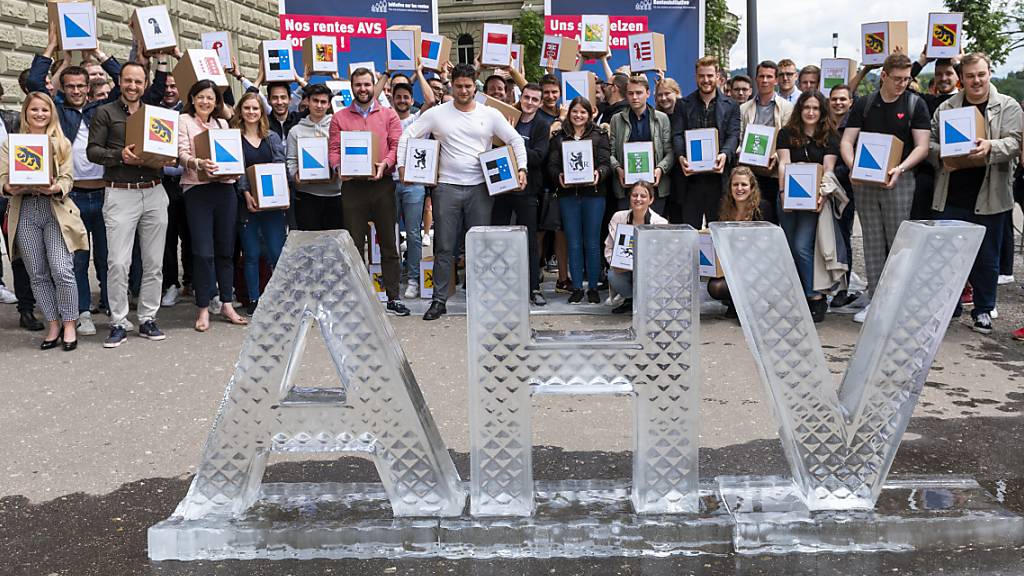 Vor zweieinhalb Jahren reichten die Jungfreisinnigen die Renteninitiative ein. Am 3. März stimmen Volk und Stände über eine Rentenaltererhöhung ab. (Archivbild)