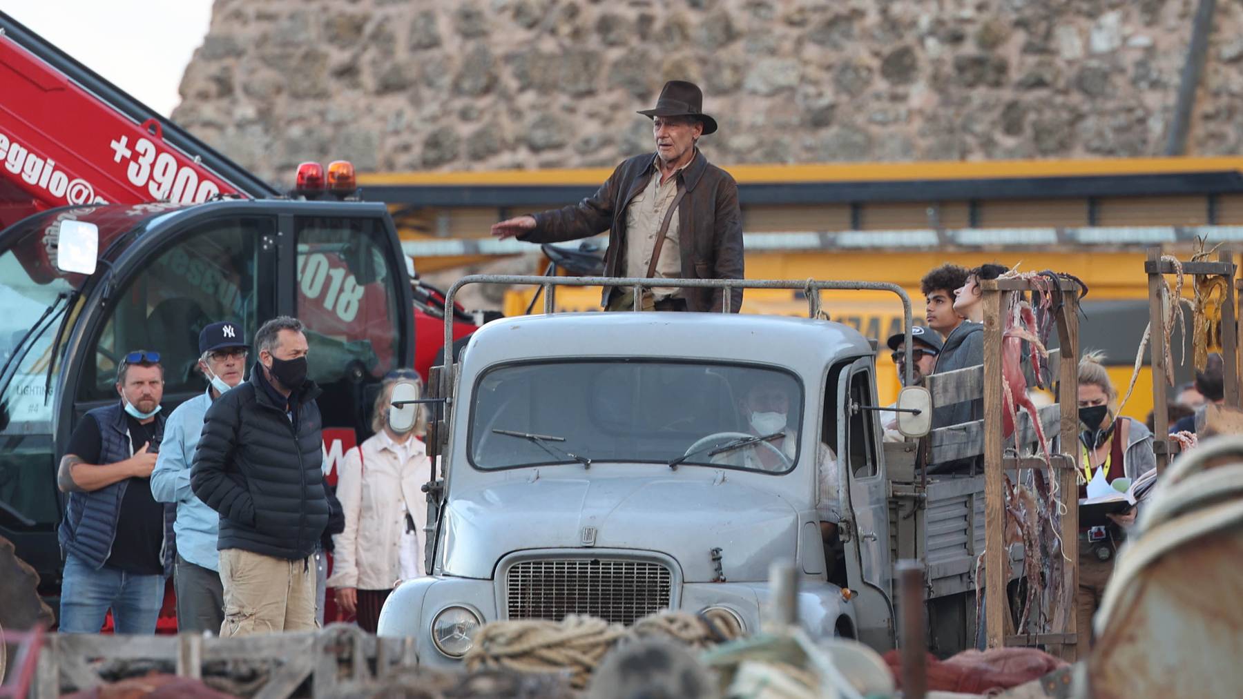 Harrison Ford is seen on the set of «Indiana Jones 5» in Sicily on October 18, 2021 in Castellammare del Golfo, Italy.