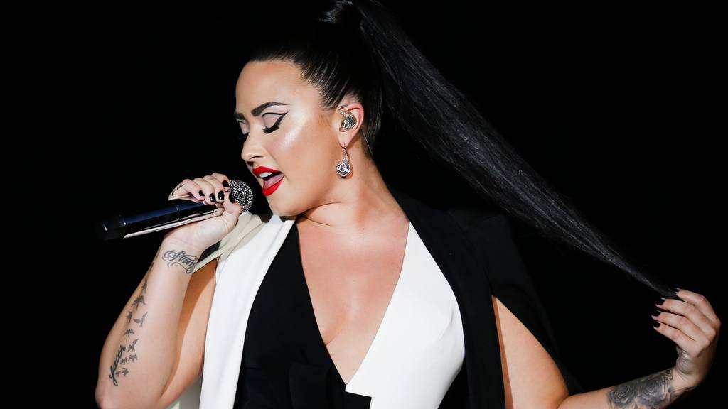 Demi Lovato mit Überdosis in Klinik eingeliefert 