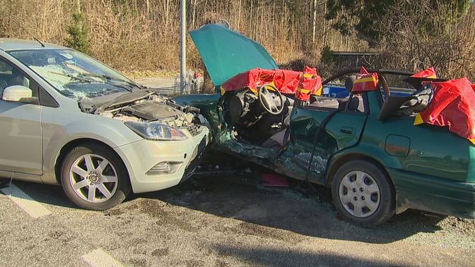 Mehrere Verletzte nach Unfall an Kreuzung