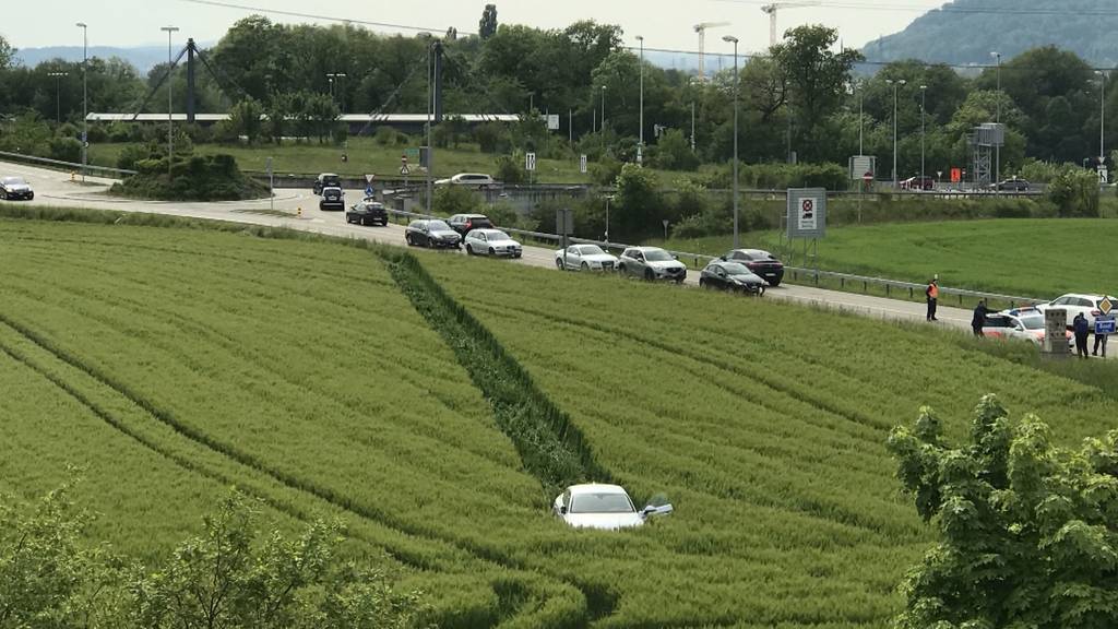 Verhängnisvolle Blaufahrt: Nach einem Ausflug in ein Gerstenfeld steht ein Autolenker vor Gericht