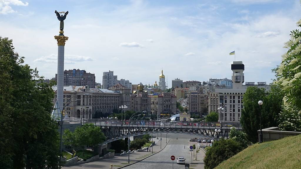 ARCHIV - Der Unabhängigkeitsplatz (ukr. Maidan Nesaleschnosti) war Schauplatz der proeuropäischen und regierungskritischen Proteste im Winter 2013/14. Foto: Friedemann Kohler/dpa