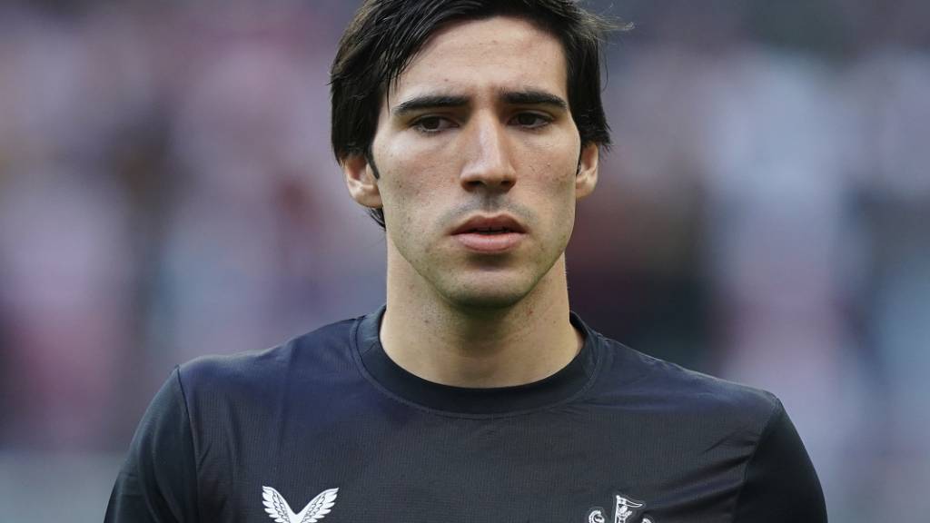 Wegen mutmasslicher illegaler Wetten: Sandro Tonali - bei Newcastle Teamkollege von Fabian Schär - wird nach der Verurteilung durch den italienischen Fussballverband nun auch vom englischen Fussballverband angeklagt