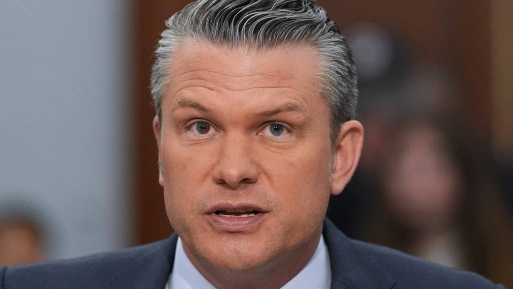 Verteidigungsminister Pete Hegseth sagt  bei einer Anhörung des Haushaltsausschusses des Repräsentantenhauses für das Verteidigungsministerium in Washington aus. Foto: Alex Brandon/AP/dpa