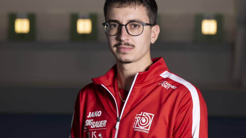 Der Tessiner Jason Solari gewinnt mit der Pistole wie schon vor einem Jahr die Bronzemedaille an den Europameisterschaften