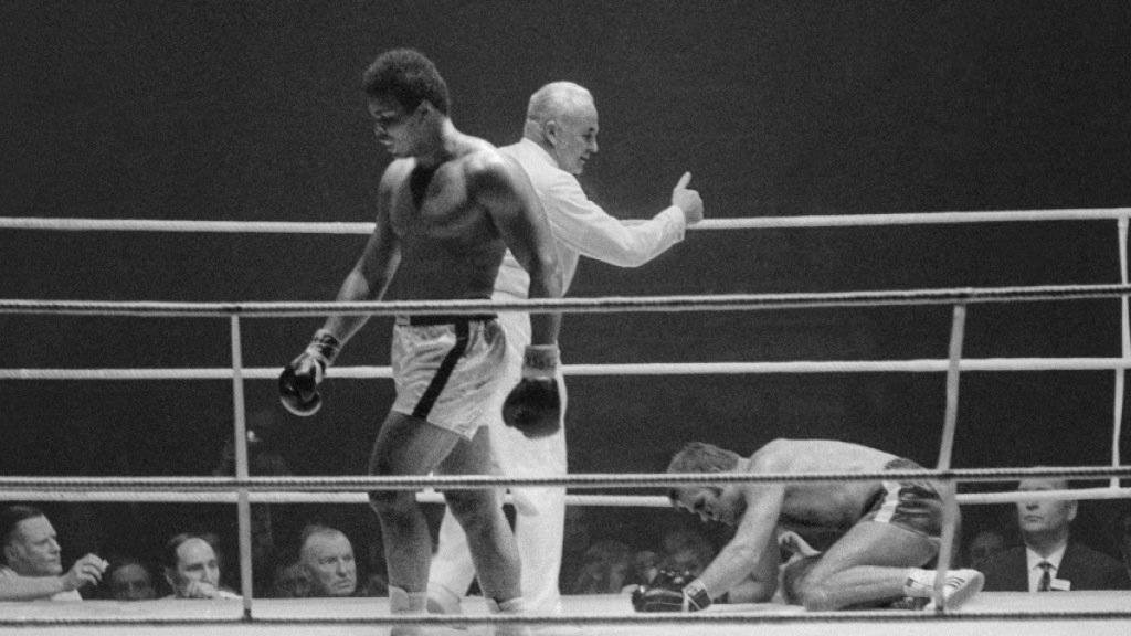 Muhammad Ali boxte am 26. Dezember 1971 im Zürcher Hallenstadion gegen den Deutschen Jürgen Blin