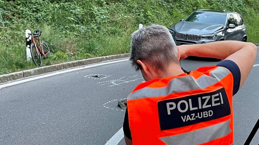 Die Kantonspolizei Zürich untersucht zusammen mit der zuständigen Staatsanwaltschaft die Unfallursache.