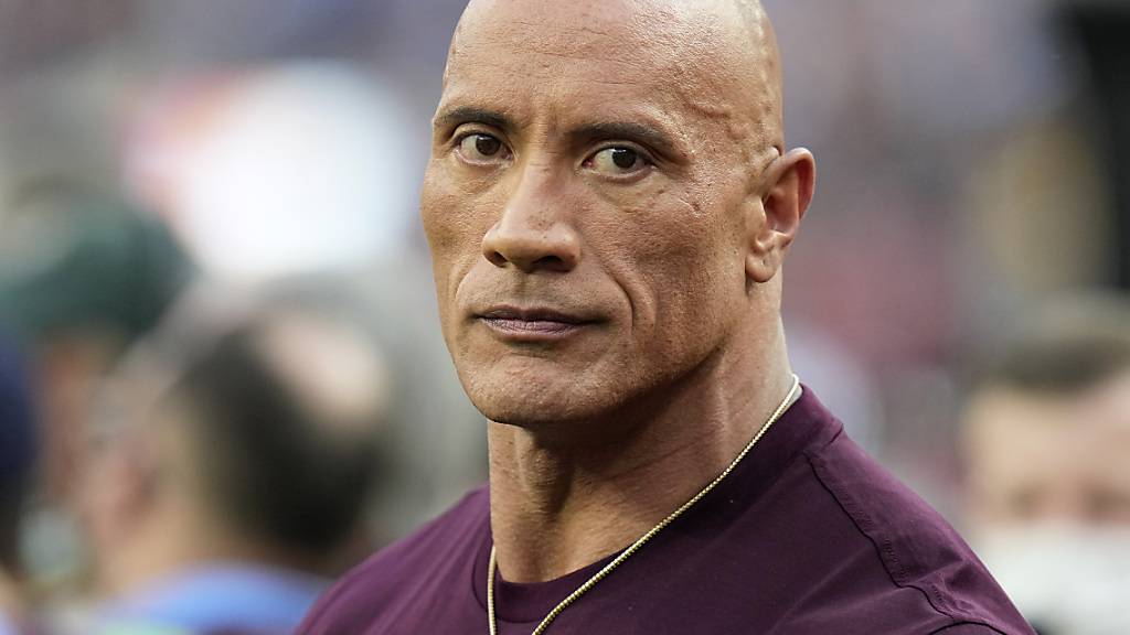 ARCHIV - Dwayne Johnson hilft seiner Heimat in der Not. Foto: Chris O'meara/AP/dpa
