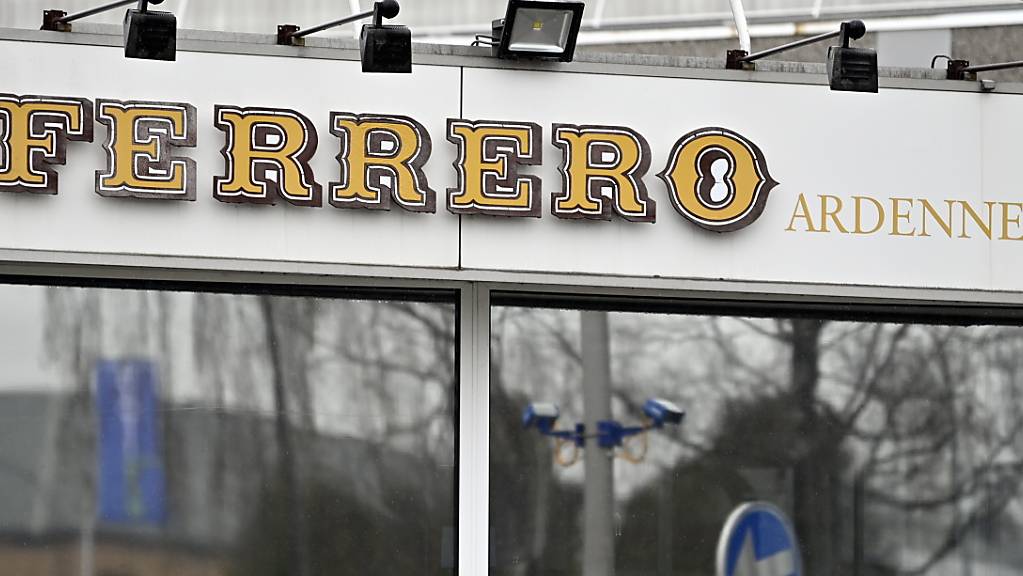 Die Ferrero-Fabrik in Arlon. Aufgrund von Salmonellen-Fällen in mehreren Ländern muss der Süßwarenhersteller Ferrero die Produktion in einer Fabrik in Belgien vorerst stoppen. Foto: Eric Lalmand/BELGA/dpa