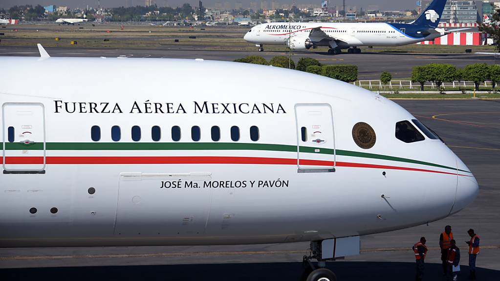 Der mexikanische Präsident Andrés Manuel López Obrador will auf das Präsidentenflugzeug verzichten.(Archivbild)