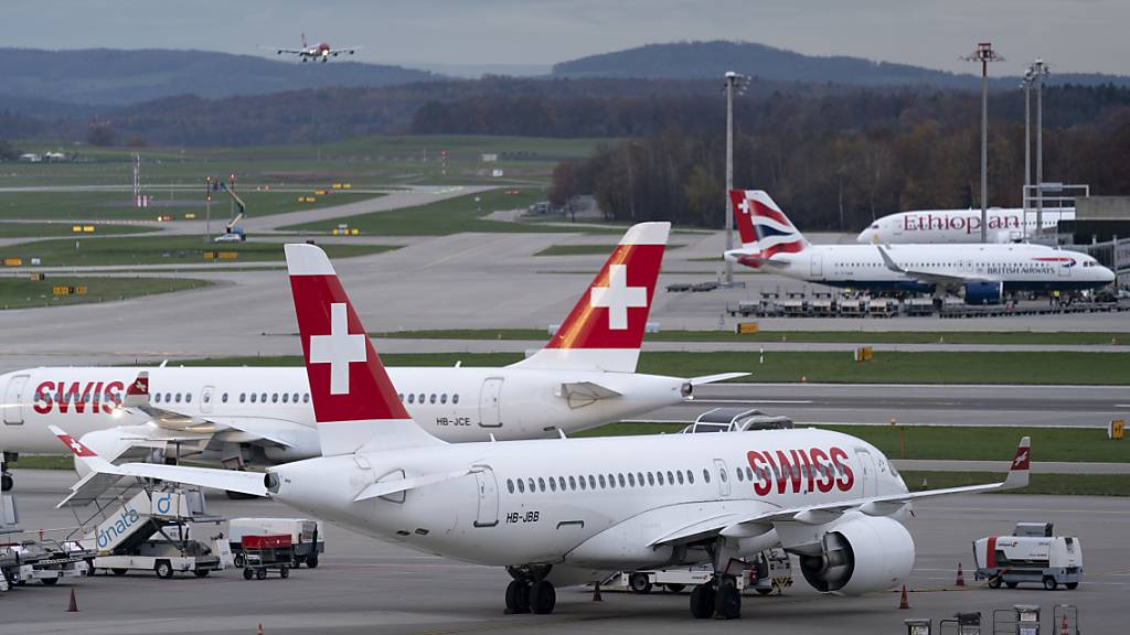 Vom Streik des Sicherheitspersonals an deutschen Flughäfen sind 2900 Swiss-Passagiere betroffen. (Archivbild)