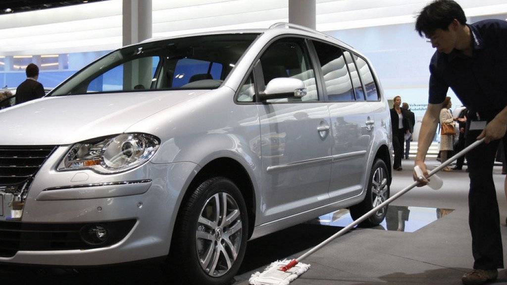 Modell Touran von Volkswagen: Der Konzern ruft in der Schweiz fast 700 Modelle mit Gasantrieb zurück. (Archivbild)