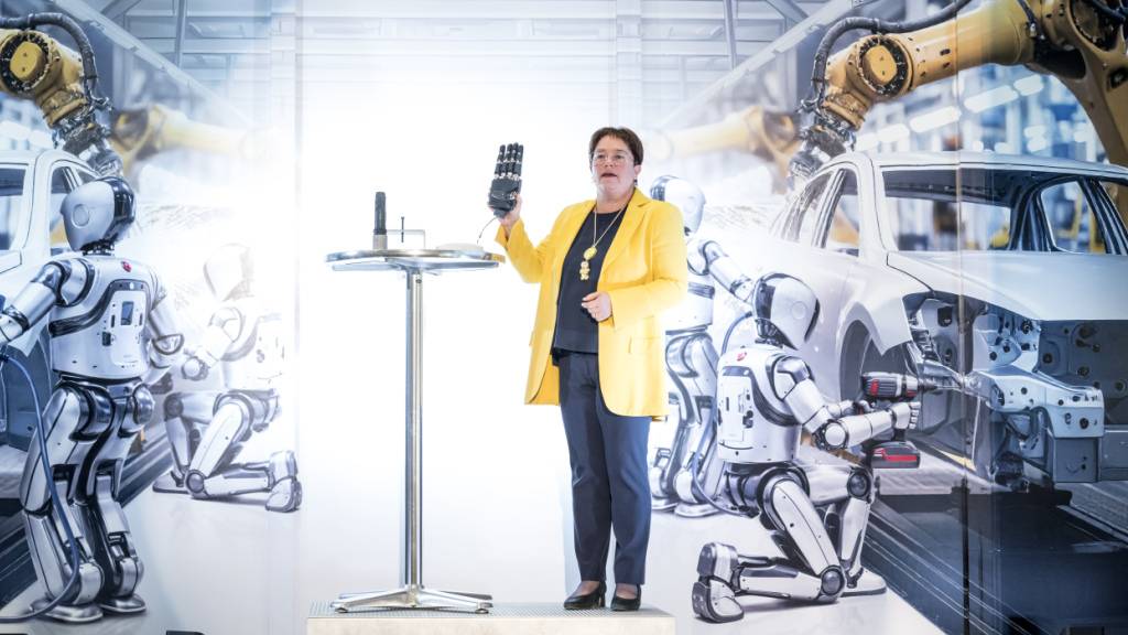 Die Ems-Chemie rund um CEO und Nationalrätin Magdalena Martullo-Blocher, hat im ersten Quartal des Geschäftsjahres 2026 etwas weniger umgesetzt. (Archivbild)