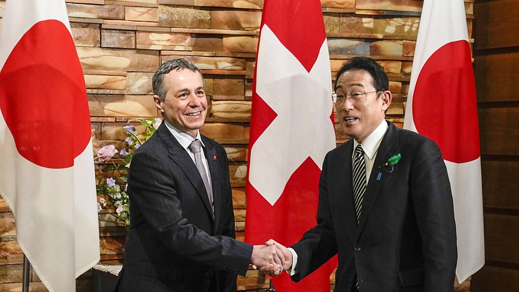 Bundespräsident Ignazio Cassis traf am Montag in Tokio den japanischen Premierminister Fumio Kishida.