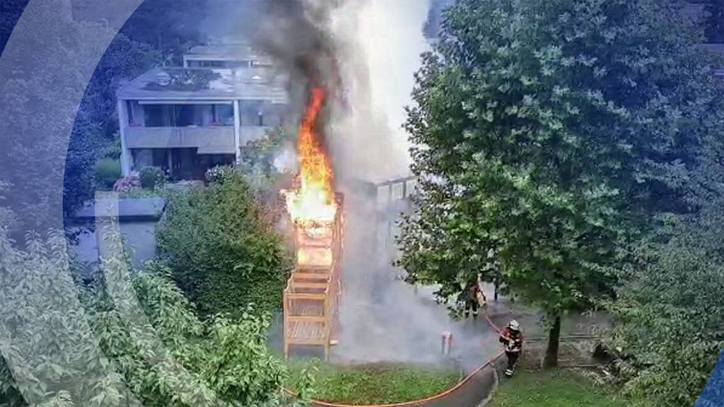 Spielplatz abgefackelt: Haben Kinder in Rheinfelden mit Feuerwerk gespielt?