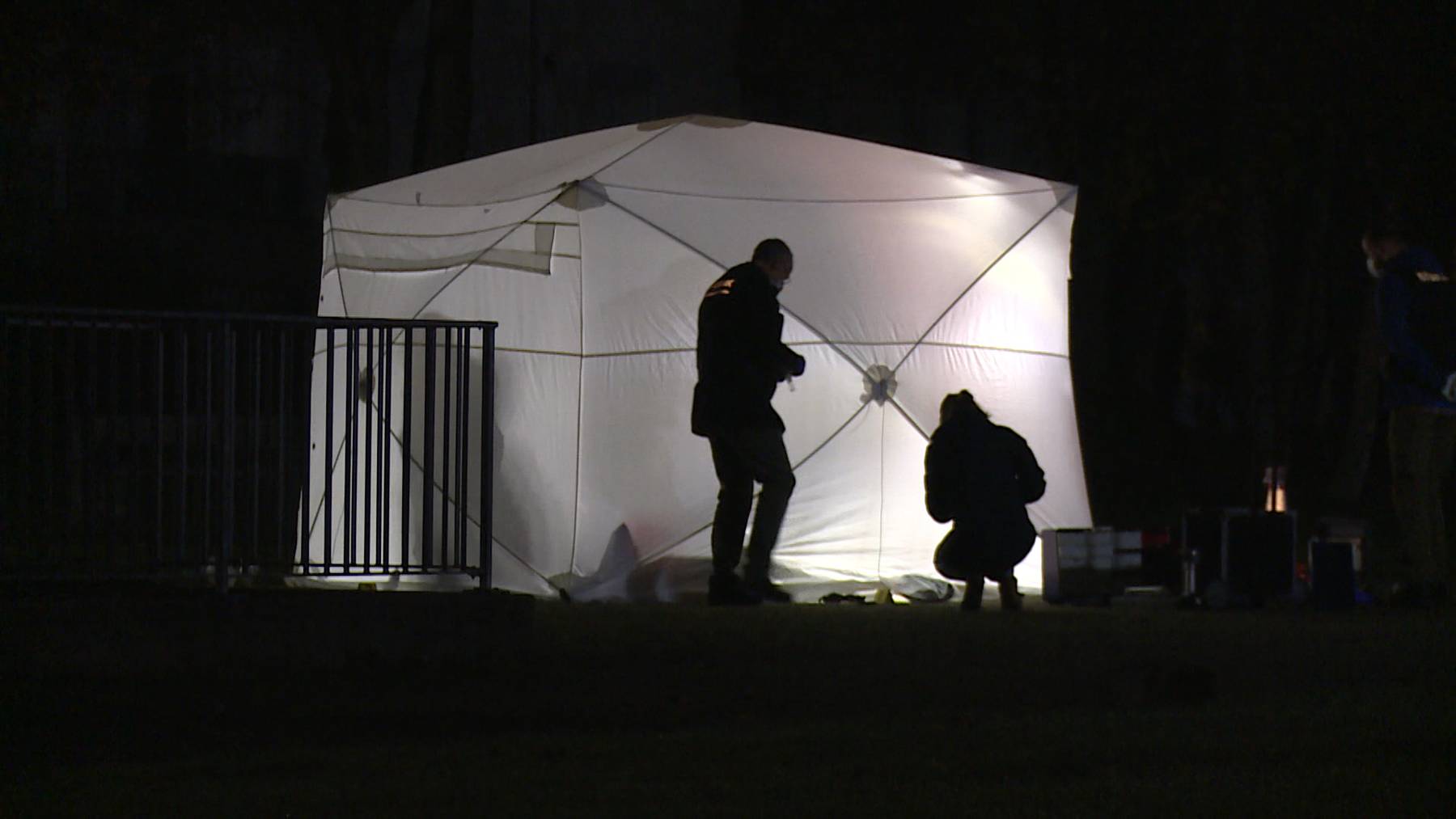 Thumb for ‹Suhr (AG): Polizei erschiesst mit Messer bewaffneten Mann›