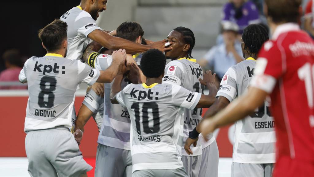 Die Young Boys jubeln im Derby gegen Thun