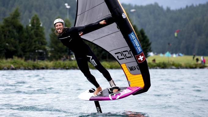 Neue Trend-Sportart Wing Foiling – Schweben über dem Wasser