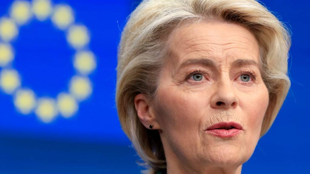 ARCHIV - Ursula von der Leyen, Präsidentin der Europäischen Kommission, spricht im März bei einer Pressekonferenz zum Abschluss eines EU-Gipfels. Foto: Geert Vanden Wijngaert/AP/dpa/Archiv