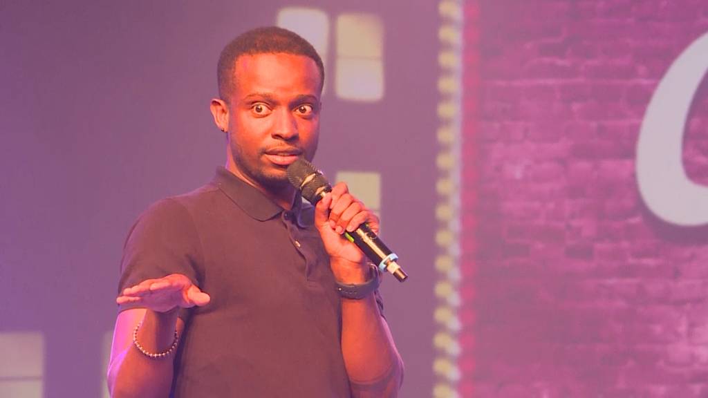 Das treibt Comedian Charles Nguela an