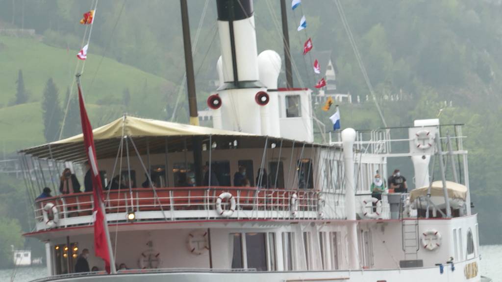 Dampfschiff Stadt Luzern zurück auf Vierwaldstättersee