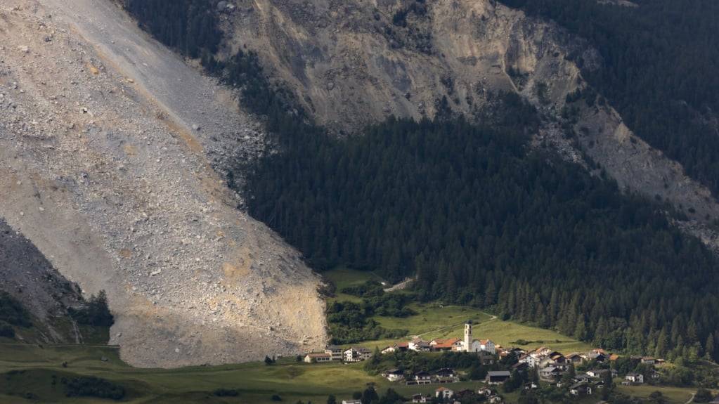 Sollen die Behörden Personen dazu zwingen können, ihren Wohnort zu verlassen, auch wenn nur ein mittelfristiges Risiko eines Naturereignisses besteht? Diese Frage stellte «Blick» in einer Umfrage. (Archivbild)