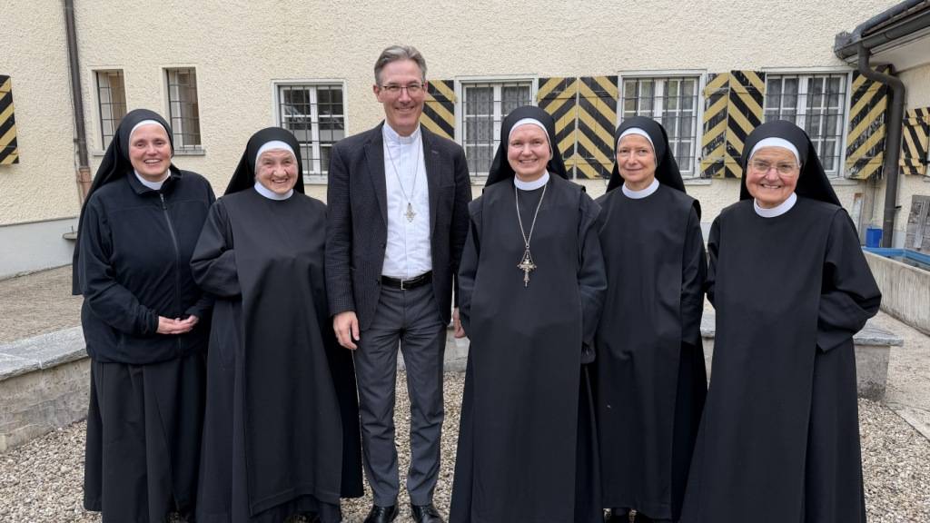 Bischof Beat Grögli besuchte die Schwestern der Glattburg vor ihrem Umzug.