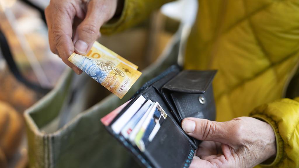 Im Kanton Luzern liegt der mittlere Lohn der Frauen noch immer unter dem der Männer. (Symbolbild)