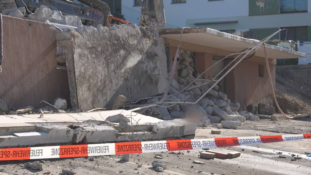 19-jähriger Bauarbeiter stirbt bei Abbrucharbeiten in Stäfa