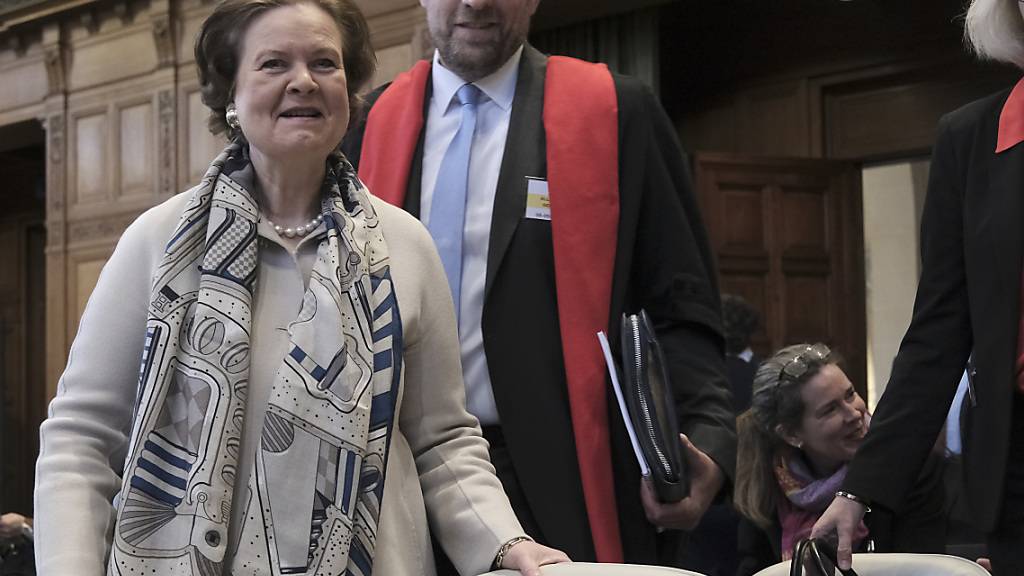 dpatopbilder - Tania von Uslar-Gleichen (l), Justiziarin und Leiterin der Rechtsabteilung des Auswärtigen Amtes von Deutschland. Foto: Patrick Post/AP/dpa