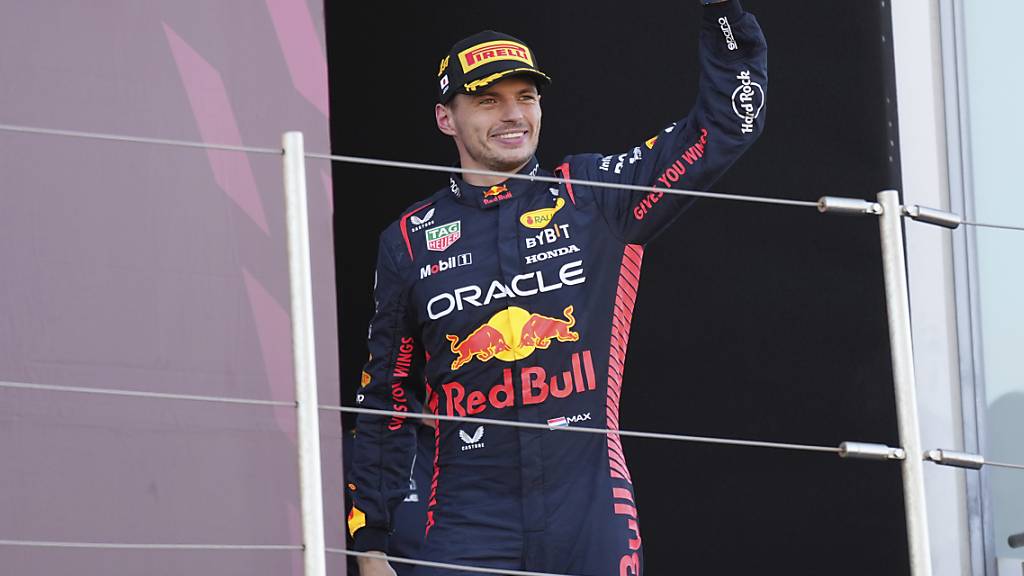 Max Verstappen nimmt zum zehnten Mal in dieser Saison einen Grand Prix aus der Pole-Position in Angriff