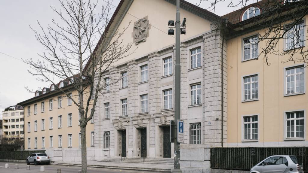Das Bezirksgericht Zürich verurteilte am Dienstag einen 35-jährigen Autofahrer wegen versuchter schwerer Körperverletzung. (Symbolbild)