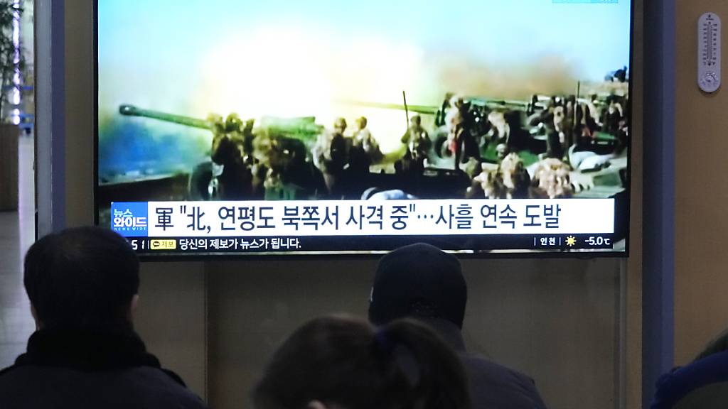 Neue Schießübungen des nordkoreanischen Militärs nahe der umstrittenen innerkoreanischen Seegrenze haben in Südkorea erneut für Unruhe gesorgt. Foto: Ahn Young-joon/AP/dpa