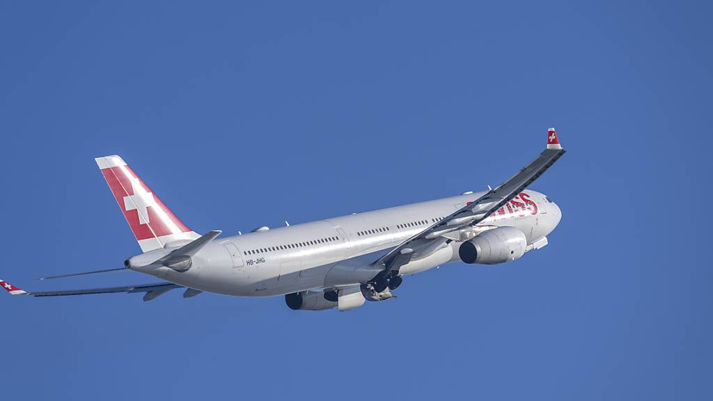 Am Flughafen Zürich sind im Januar mehr Flugzeuge gestartet und gelandet als im Vorjahr. (Symbolbild)