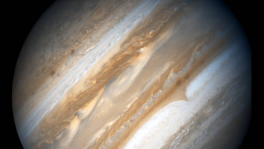 Der grösste Planet in unserem Sonnensystem ist Jupiter. Eine Studie gibt nun eine Erklärung, wieso grössere Planeten häufig massereichere Sterne umkreisen. (Archivbild)
