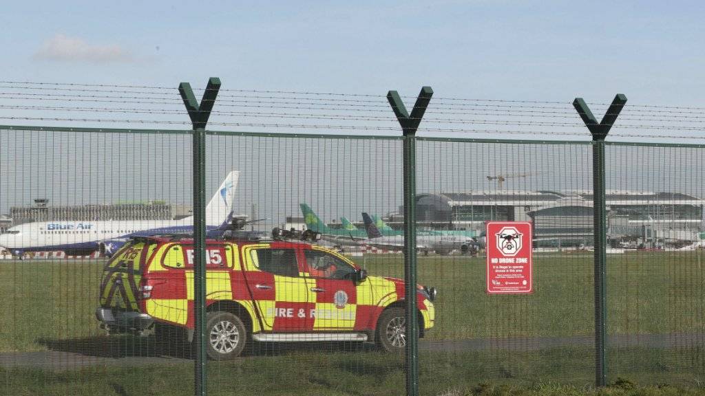 Der Flughafen von Dublin ist wegen eines Drohnenalarms vorübergehend gesperrt worden. (Nial Carson/PA via AP)
