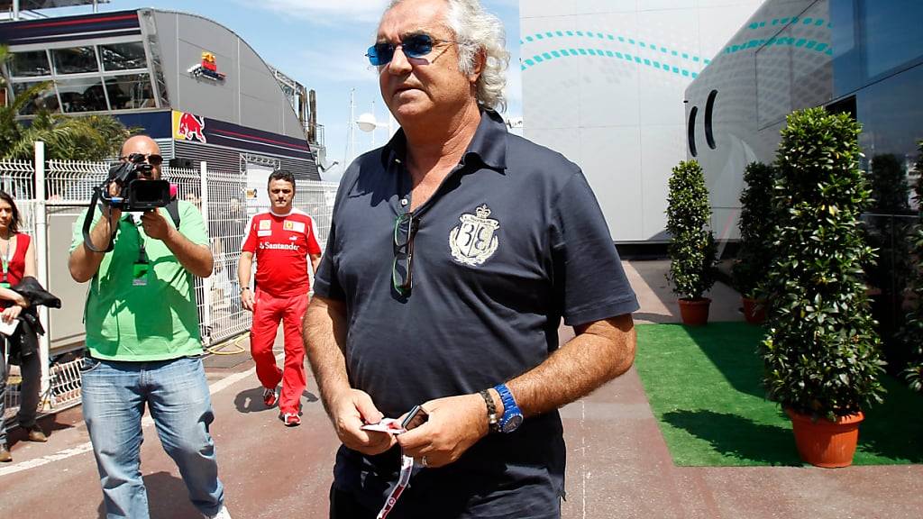 Der frühere Renault-Teamchef Flavio Briatore - hier im Mai 2010 in Monte Carlo - kehrt als Alpine-Chefberater in die Formel 1 zurück