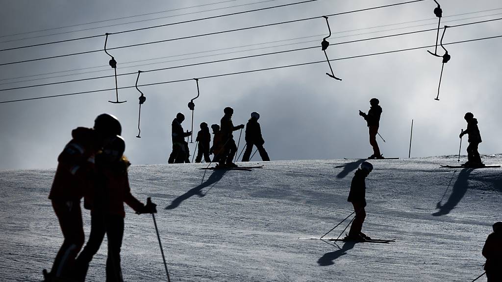 Der Schweizer Tourismus blickt auf eine gute Wintersaison zurück: Skifahrer in Villars-sur-Ollon im Februar 2024.