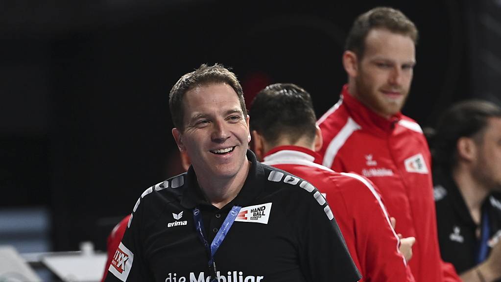 Der Schweizer Nationaltrainer Michael Suter will sich mit seinem Team für die EM 2024 qualifizieren.