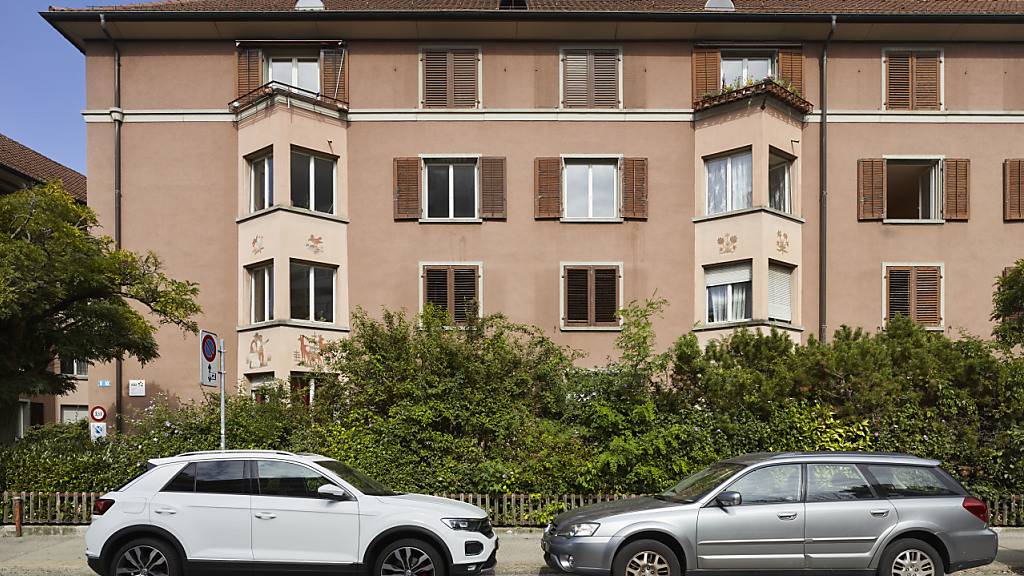 Die am Markt angebotenen Wohnungen sind im April in der Schweiz wieder etwas billiger geworden. (Archivbild)
