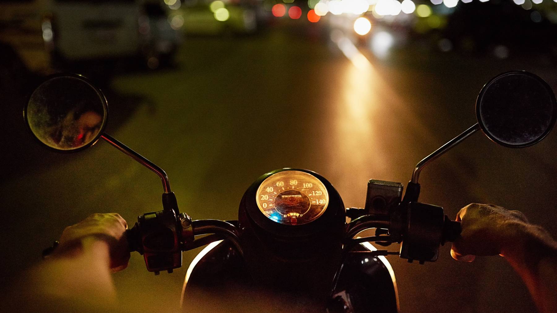 Statt abzusteigen, fuhr in St.Gallen ein Motorradfahrer davon. (Symbolbild)