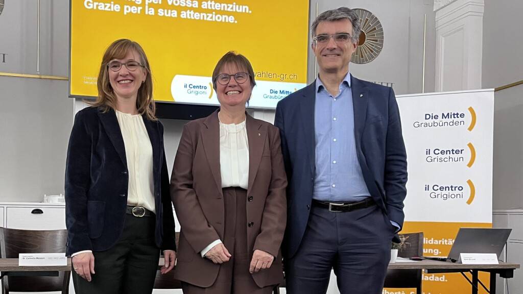 Carmelia Maissen (bisher), Aita Zanetti (neu) und Marcus Caduff (bisher) wollen die drei Sitze der Mitte-Partei in der Bündner Regierung verteidigen.