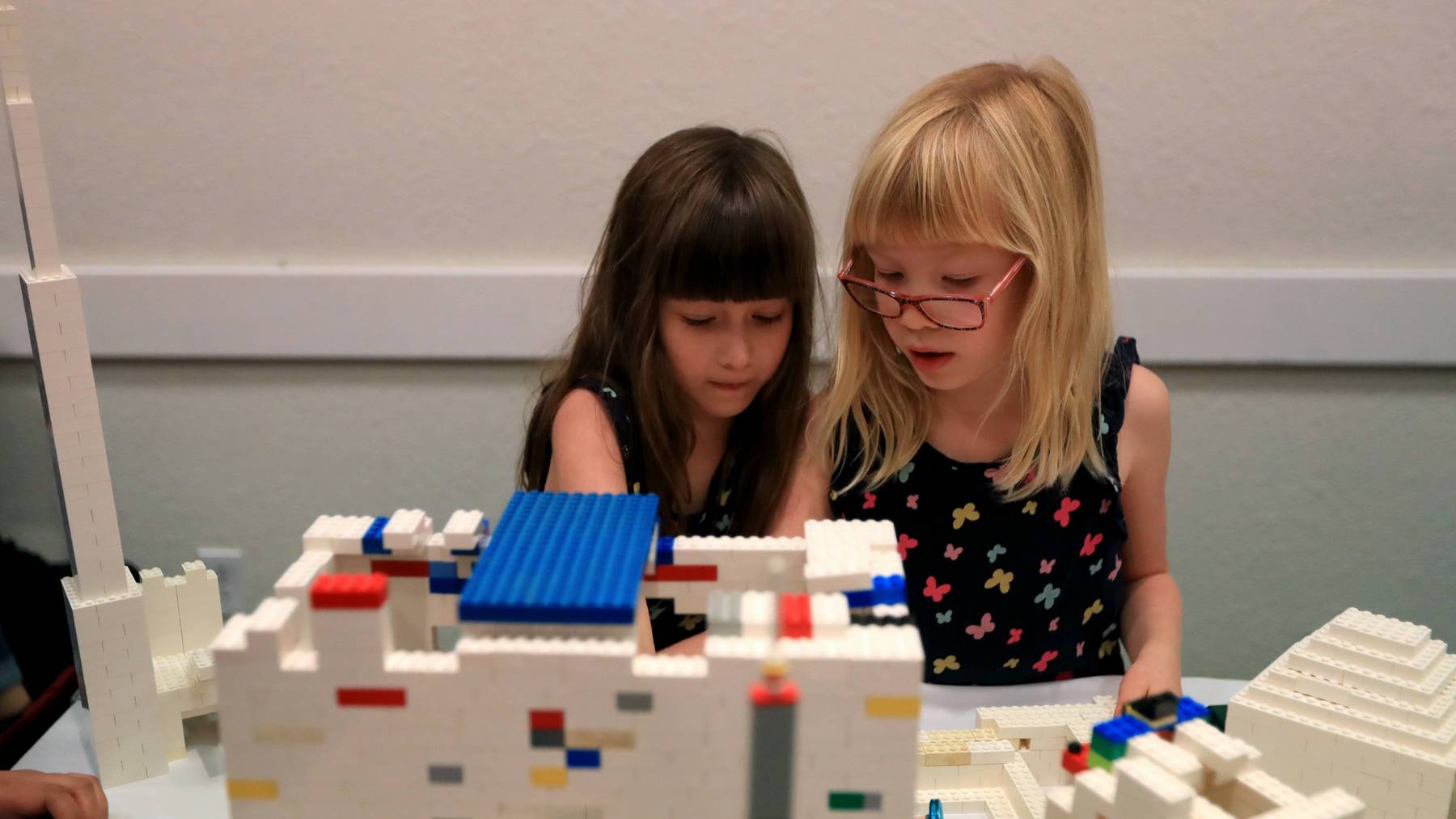 Mädchen sollen vermehrt mit Lego spielen.