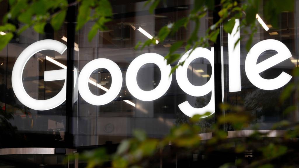 Vertreter von Konzernen wie Google, Microsoft, Amazon Web Services und OpenAI verpflichteten sich im Weissen Haus zu einer sogenannten «Stromkunden-Schutzvereinbarung». (Archivbild)