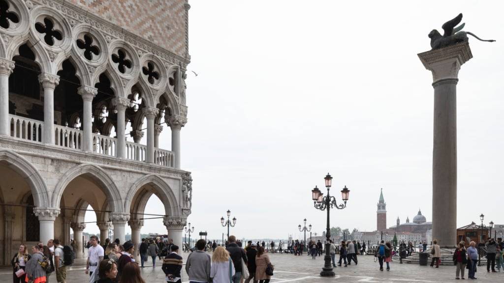 Der geflügelte Löwe auf dem Markusplatz in Venedig wurde einer neuen Studie zufolge vermutlich in China gemacht. (Archivbild)