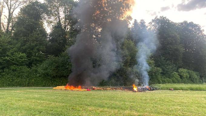 Heissluftballon in Hünenberg in Brand geraten