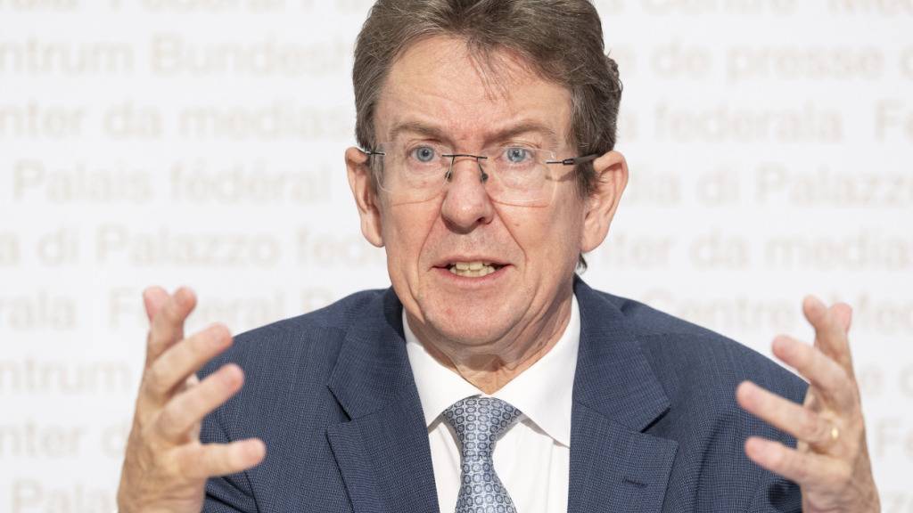 Umweltminister Albert Rösti teilt das Anliegen der Feuerwerksinitiatve, einen geregelten Umgang mit Knallkörpern zu finden. Ein landesweites Feuerwerksverbot sei aber unverhältnismässig.