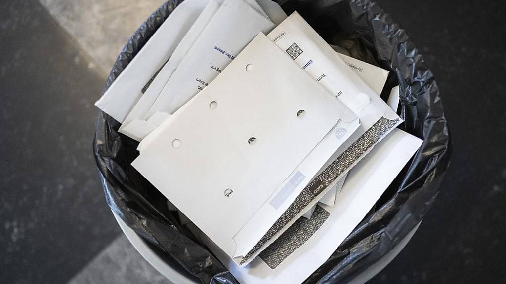 Am Sonntag wählen die Stadtzürcher Stimmberechtigten zwei Staatsanwälte. Ein Stimmbürger rekurrierte erfolglos gegen die «intransparente Wahl», weil keine Informationen über die beiden im Wahlcouvert lagen. (Archivbild)